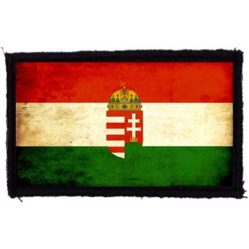 Magyar zászló címerrel felvarró